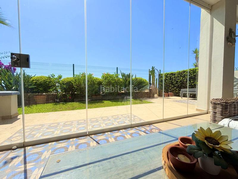 Foto 2921fbff-878b-4adf-b906-5aac08c3c7cf. Apartamento exclusivo bajo en primera línea de playa con terraza privada costa con licencia vacacional. en Casares