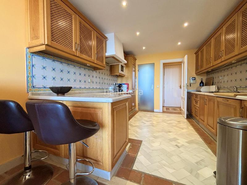 Foto 68f18913-482a-4c88-945f-dd2872d3934f. Apartamento exclusivo bajo en primera línea de playa con terraza privada costa con licencia vacacional. en Casares