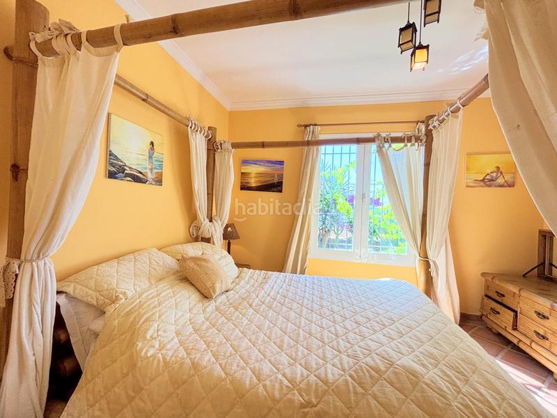 Foto 78b2a5db-385a-46ed-83fe-b23620d46837. Apartamento exclusivo bajo en primera línea de playa con terraza privada costa con licencia vacacional. en Casares