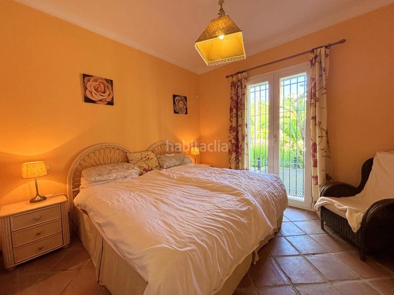 Foto 793eb140-5473-4bd7-92fa-da44c6598333. Apartamento exclusivo bajo en primera línea de playa con terraza privada costa con licencia vacacional. en Casares