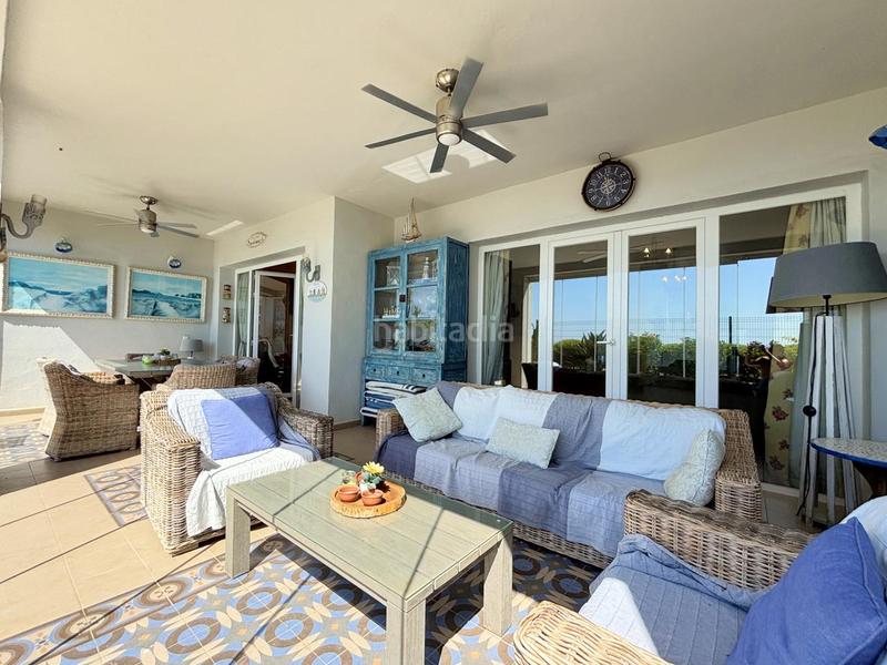 Foto 98d1123c-d564-4007-a040-0884fa1280d5. Apartamento exclusivo bajo en primera línea de playa con terraza privada costa con licencia vacacional. en Casares