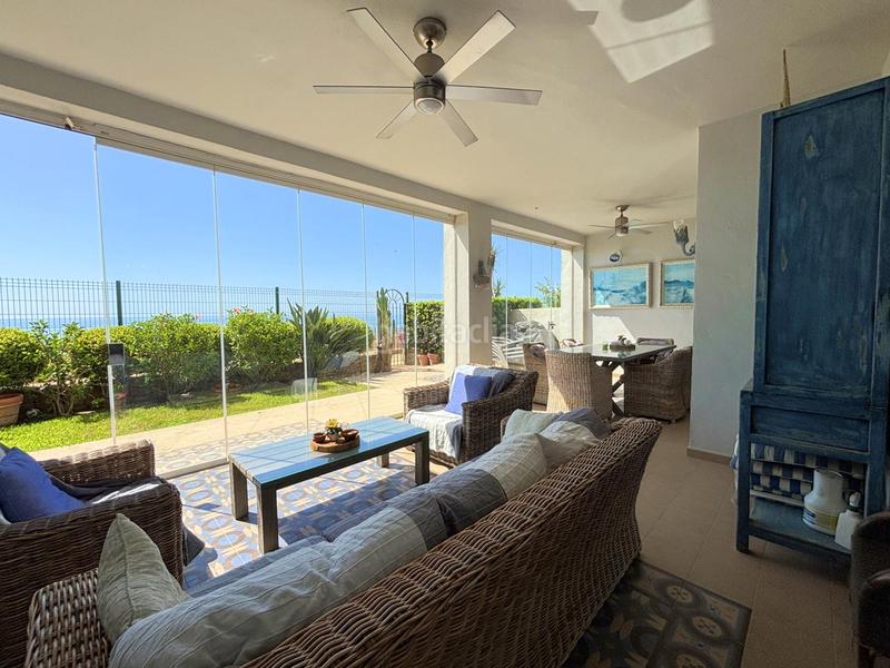 Foto a3f7a069-36bf-4647-837f-935f39f3e76c. Apartamento exclusivo bajo en primera línea de playa con terraza privada costa con licencia vacacional. en Casares