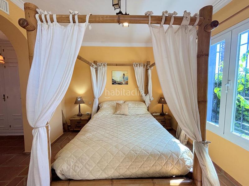 Foto bcd72aac-7170-4588-9b0f-56588264382f. Apartamento exclusivo bajo en primera línea de playa con terraza privada costa con licencia vacacional. en Casares
