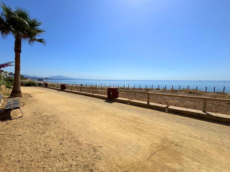 Foto d28df5c0-f9d5-490a-b9ef-6ffe63cf44fa. Apartamento exclusivo bajo en primera línea de playa con terraza privada costa con licencia vacacional. en Casares