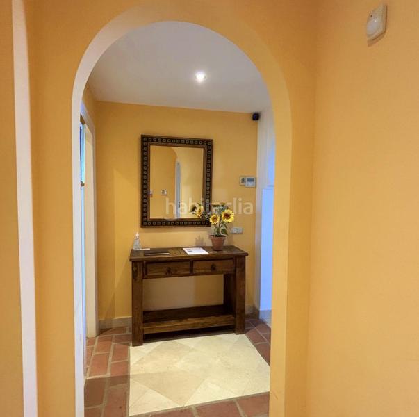 Foto e351e9b0-250e-4339-902e-ff89ce680262. Apartamento exclusivo bajo en primera línea de playa con terraza privada costa con licencia vacacional. en Casares