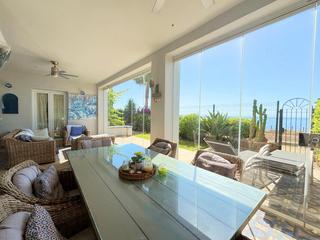 Apartament  La perla de la bahia. Exclusivo bajo en primera línea de playa con terraza privada en
