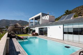 Casa  Del magnolio. Exclusiva villa en mijas con diseño modernomediterráneo y espect