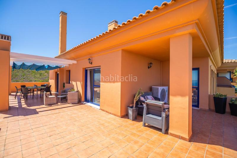 Foto 873eb632-3148-4316-b1ec-0d6f69d1e923. Àtic amb calefacció aparcament piscina a Chullera Manilva