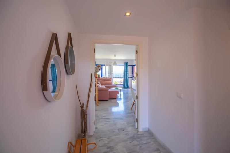 Foto c3150d6f-18a4-4f17-bd2c-74aa0444a7ac. Àtic amb calefacció aparcament piscina a Chullera Manilva