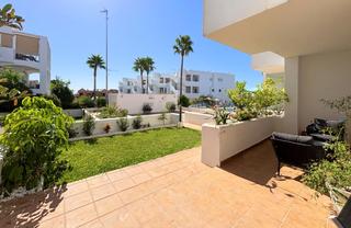 Apartament  Estocolmo. Precioso bajo con terraza y jardín en la duquesa.