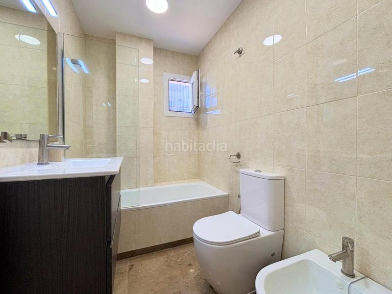 Foto f7601bd8-b46e-4e04-afbc-2eff40aef42e. Appartement avec parking piscine dans Alcorrín Manilva