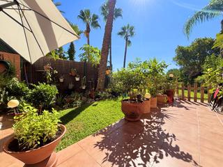 Apartament  Casares del sol. Precioso bajo con jardín privado en urbanizacion cerrada en casa