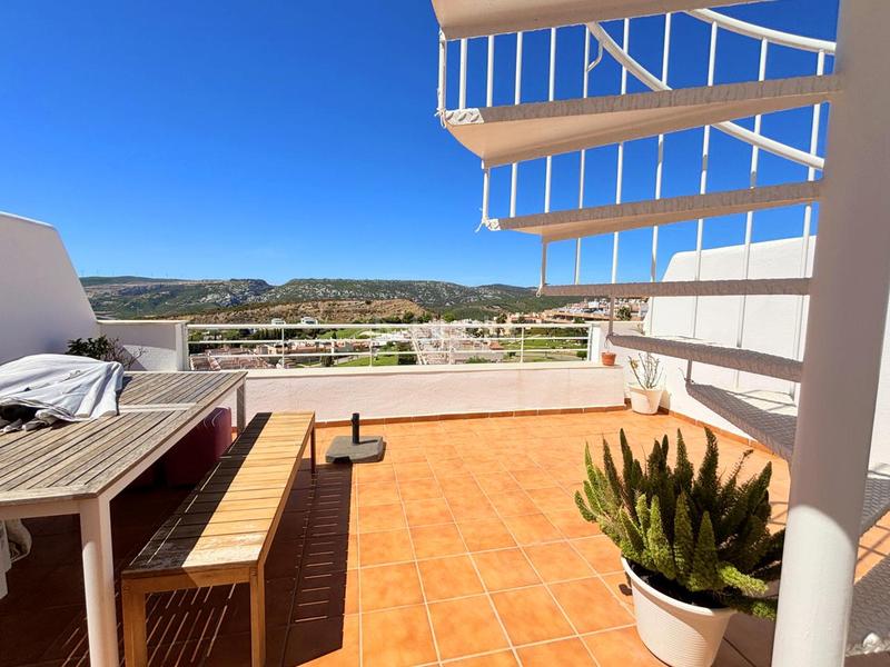 Foto 648c30f6-ba62-4e51-af49-a8e42a54940b. Àtic amb aparcament a Doña Julia Golf Casares