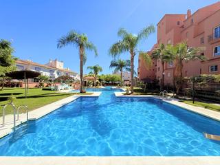Piccolo appartamento  Del rubí. Precioso apartamento con amplia terraza y patio privado en la du