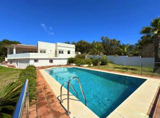 Casa  Urbanización punta chullera. Villa con impresionantes vistas al mar en punta chullera, málaga