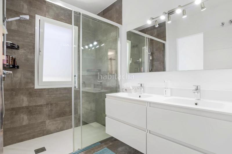 Foto f853a7ce-9a37-4c4d-a39c-9a4b599e5de5. Haus mit parking in Zona Calvario Estepona