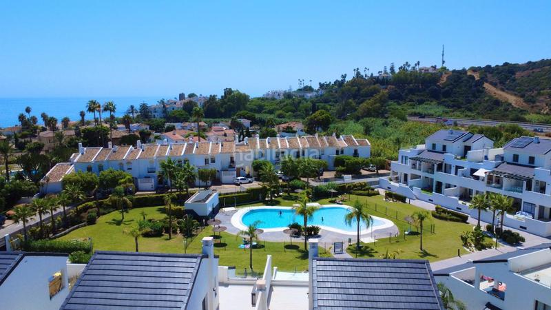 Foto 3498cf87-01c6-48e0-a73e-c49fc159ce27. Dachwohnung mit heizung parking pool in Bahía Dorada Estepona