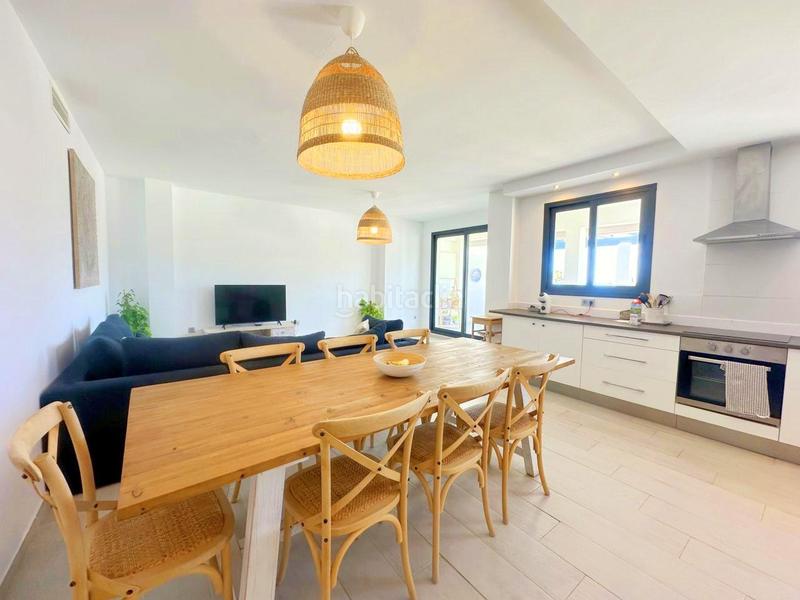 Foto 88f7f282-bd68-491c-9f2a-b64c930a7c73. Dachwohnung mit heizung parking pool in Bahía Dorada Estepona