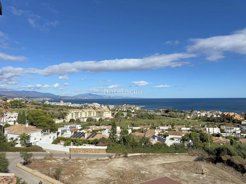 Foto f46fd8a9-2477-41b2-8074-4158ffca2810. Attique avec parking piscine dans El Castillo Manilva