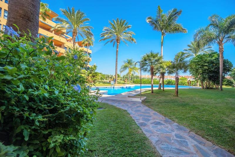 Foto 5393d68e-5e69-430a-a70c-37f3ecde4ac7. Àtic amb calefacció aparcament piscina a Chullera Manilva