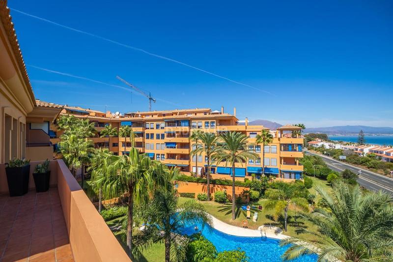 Foto 91c8dc81-d3e6-4f4c-8b33-dc426d922753. Àtic amb calefacció aparcament piscina a Chullera Manilva