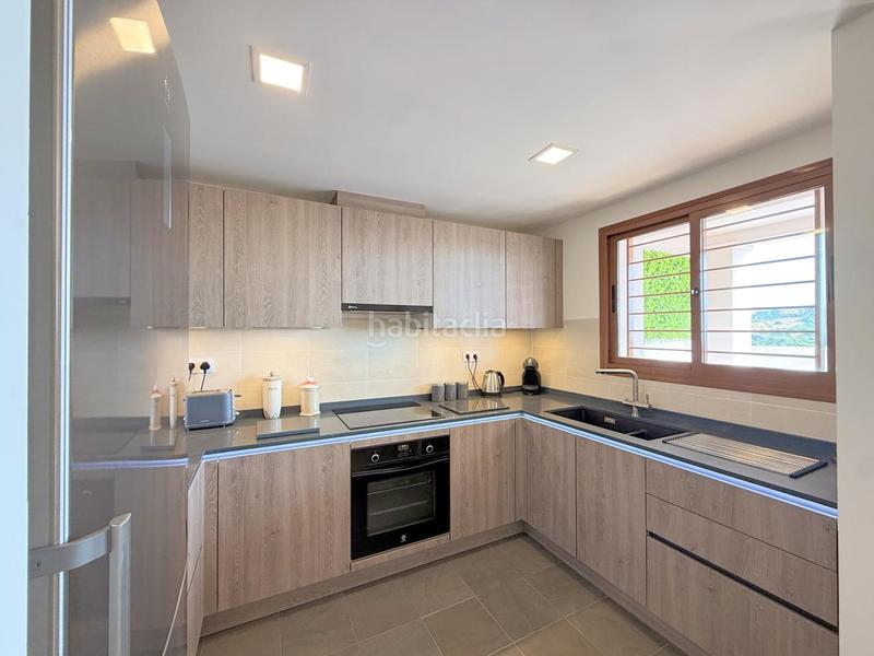 Foto 68a6695f-b589-4b2e-a5cb-2f65f4be2c94. Maison jumelée avec chauffage piscine dans Casares golf - Casares del sol Casares