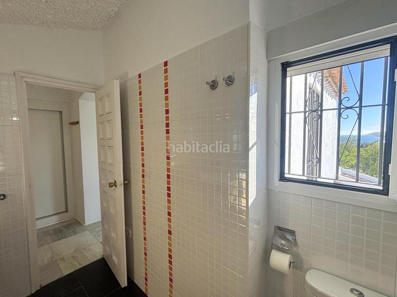 Foto 1e407683-4060-46a1-a782-a0c294d17db9. Casa adossada amb piscina a bahía de Casares Casares