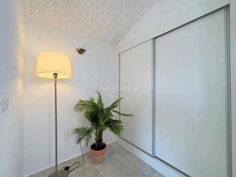 Foto 21afeaa4-f6e2-479c-87c3-fdcdf70eb6e2. Casa adossada amb piscina a bahía de Casares Casares