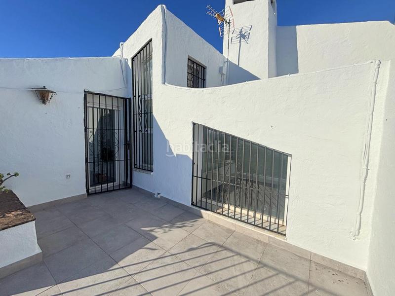 Foto 7c2dc188-6c00-4365-bb67-d70b1bfe60bb. Casa adossada amb piscina a bahía de Casares Casares