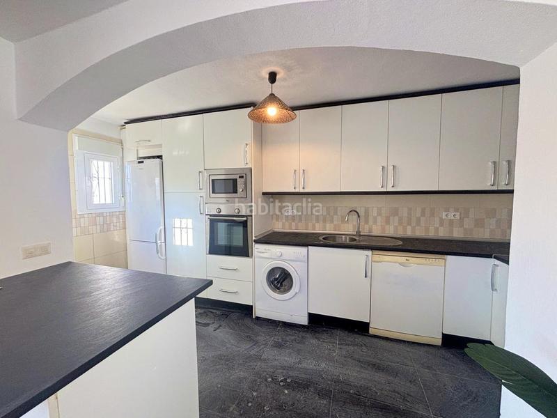 Foto 86dca401-7264-458d-8c57-ad4bb4b6ae52. Casa adossada amb piscina a bahía de Casares Casares