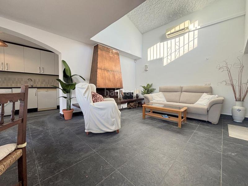 Foto a0c8d1f8-45a4-4cc9-9a1d-1af3e49252ea. Casa adossada amb piscina a bahía de Casares Casares