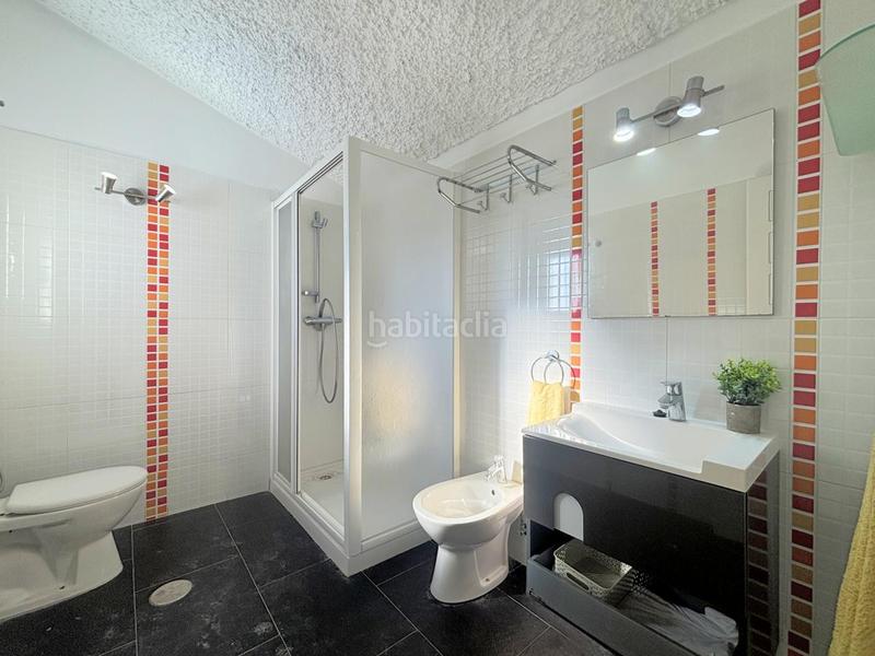 Foto cfae59a4-8fd1-4c69-8aef-1f2aab3b8e31. Casa adossada amb piscina a bahía de Casares Casares