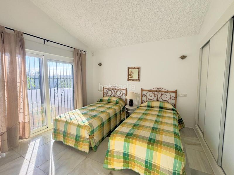 Foto f419f4fd-3c25-4347-986d-cd4bf5c52683. Casa adossada amb piscina a bahía de Casares Casares