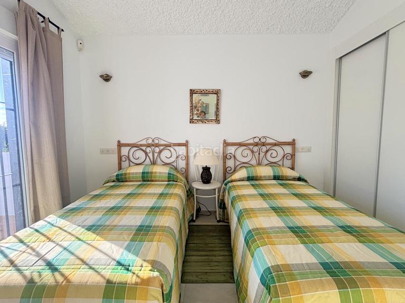 Foto fe472294-b23b-4ef2-a873-6e1858ca38ac. Casa adossada amb piscina a bahía de Casares Casares