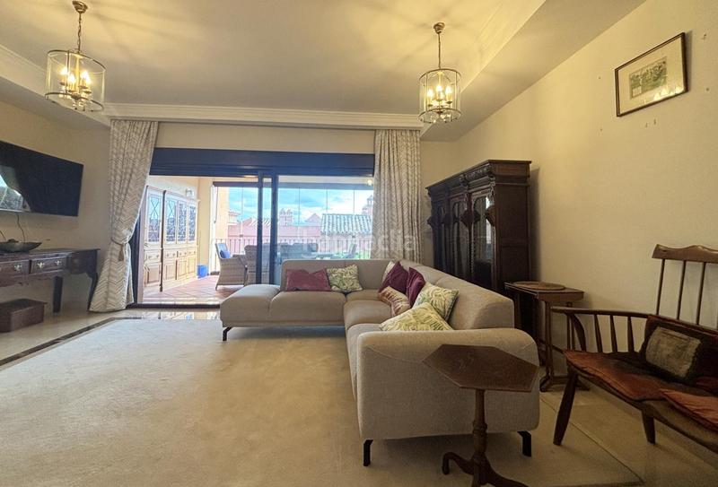 Foto 23782ae8-c373-440a-9d6c-271389b96b7e. Casa a schiera con riscaldamento parcheggio piscina in Estepona