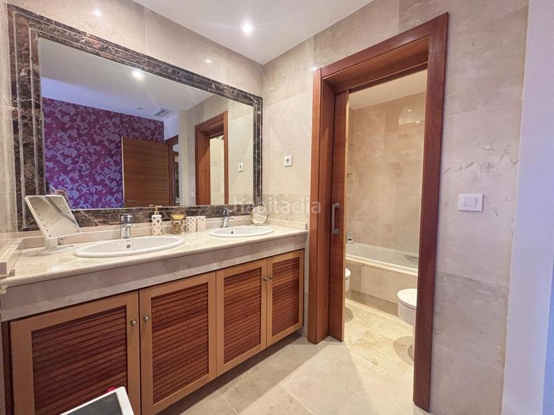 Foto 3fc4b84b-b4fe-4de9-b2e7-1e8328209d1e. Casa a schiera con riscaldamento parcheggio piscina in Estepona