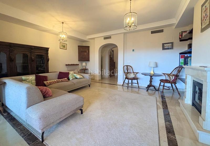 Foto 58398309-44cb-480c-a40d-146af5fef3b0. Casa a schiera con riscaldamento parcheggio piscina in Estepona