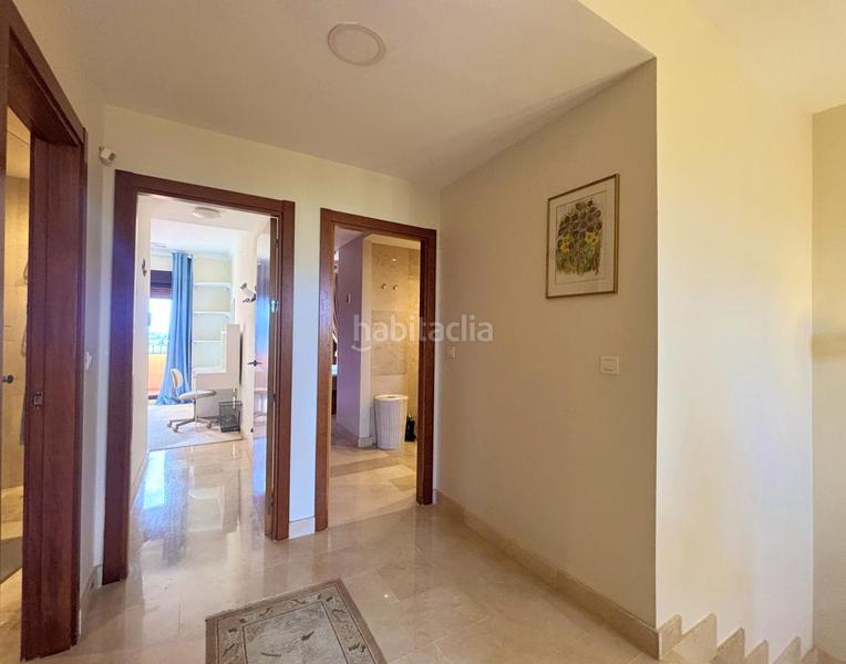 Foto 5e939d01-8faf-4b8e-9015-4b94e59197a2. Casa a schiera con riscaldamento parcheggio piscina in Estepona