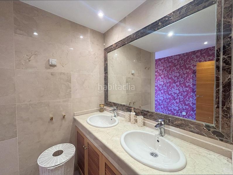 Foto bac8901d-1488-4574-8a83-abc5d3dd3245. Casa a schiera con riscaldamento parcheggio piscina in Estepona