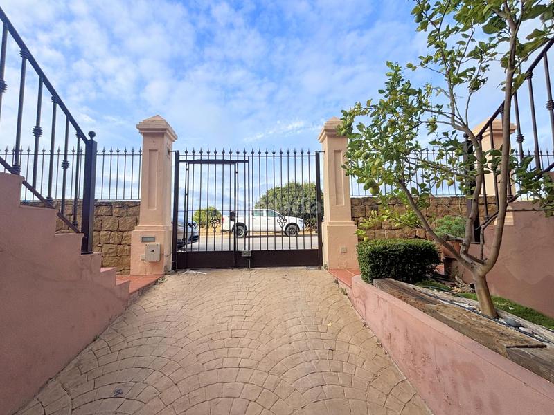 Foto e8a8869c-74dd-4081-911a-3ef976bc4be4. Casa a schiera con riscaldamento parcheggio piscina in Estepona