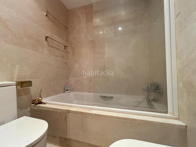 Foto f1c4e69b-e224-438c-8b43-df473509fa45. Casa a schiera con riscaldamento parcheggio piscina in Estepona