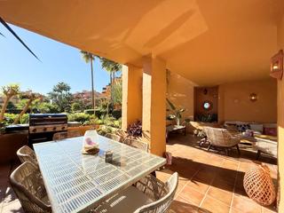 Piccolo appartamento  Los granados. Elegante apartamento en primera línea de playa en urbanización d