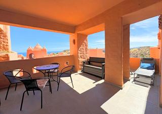 Apartament  Coto real. Fantástico apartamento con terraza y vistas al mar, la duquesa