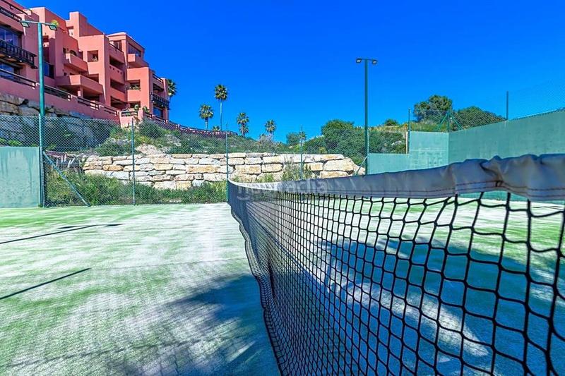 Foto dad2b57e-aca1-447a-ae5c-75cfd4f00493. Apartment with heating parking pool in San Luis de Sabinillas Manilva