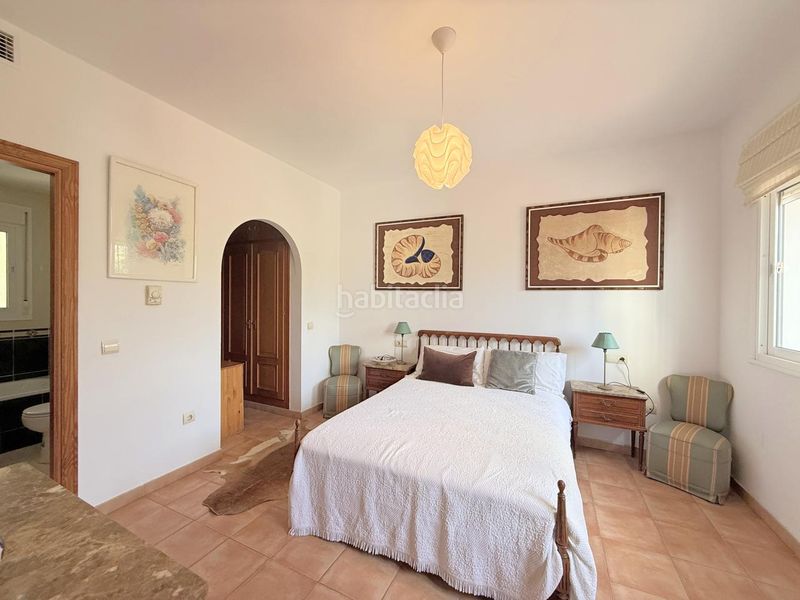 Foto 34720987-256e-4249-b82f-f9b7c18cd4be. Casa amb aparcament piscina a Casares golf - Casares del sol Casares