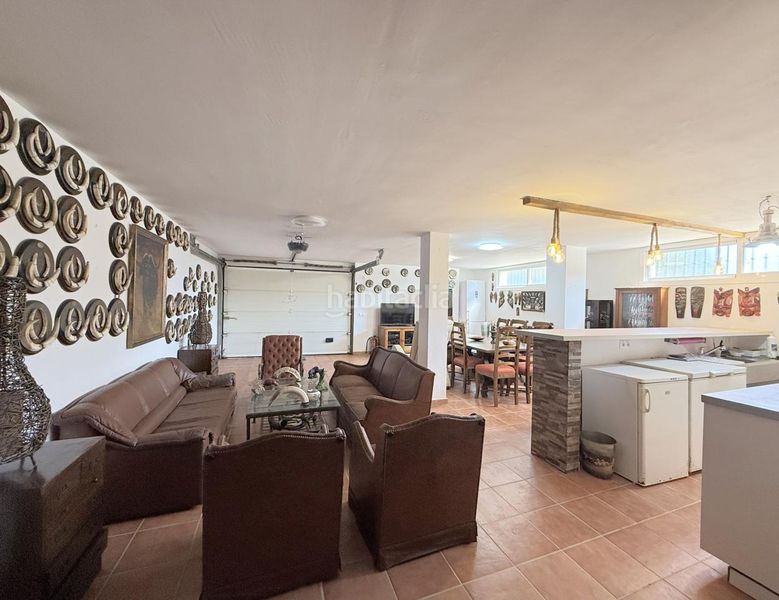 Foto 5d3a9642-b01f-48f2-9c06-7e1b7b6d53de. Casa amb aparcament piscina a Casares golf - Casares del sol Casares