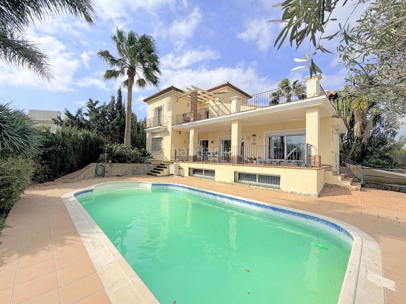 Foto 675a1727-b2a8-42e8-b742-c7dae83d52ca. Casa amb aparcament piscina a Casares golf - Casares del sol Casares