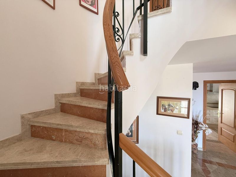 Foto c8870e00-a3c8-48ce-acc0-0ba318f82250. Casa amb aparcament piscina a Casares golf - Casares del sol Casares