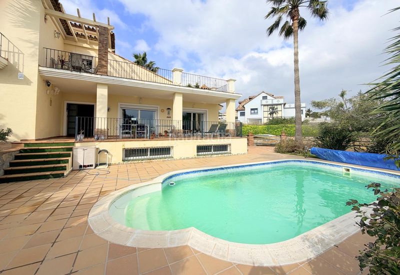 Foto d4f612bc-7da9-442f-aca9-4020f107c105. Casa amb aparcament piscina a Casares golf - Casares del sol Casares
