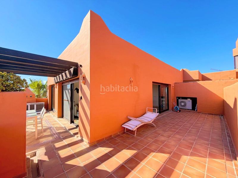 Foto 9d6f2b54-41b1-462f-a6de-e3f389423701. Àtic amb aparcament piscina a Buenas Noches Estepona